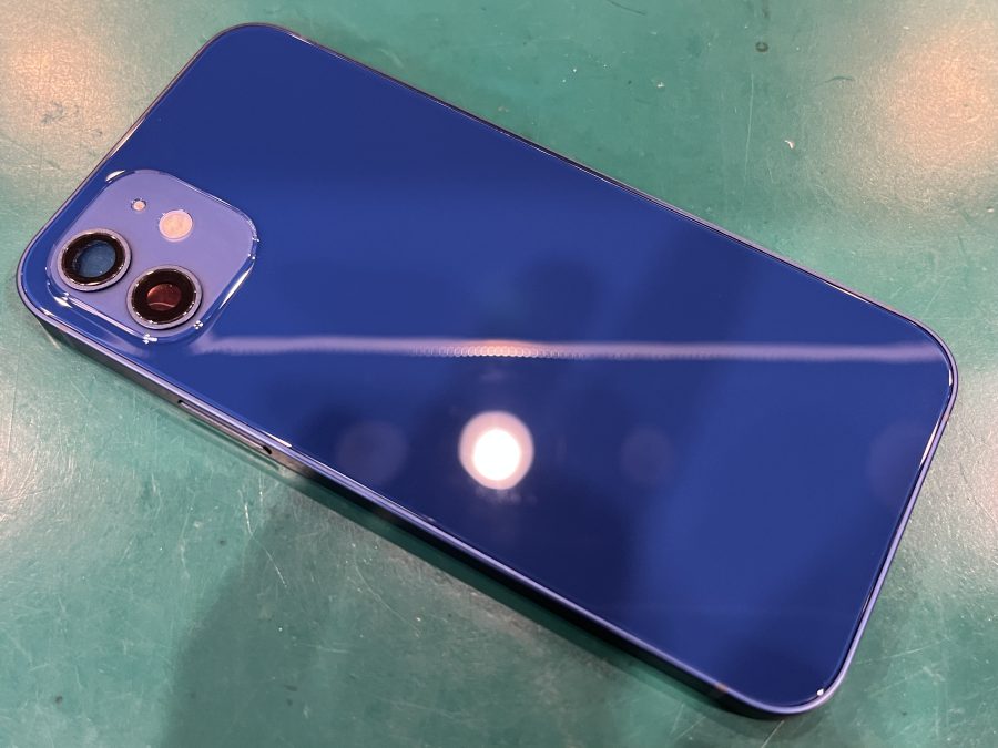 iPhone12(アイフォン)のバックパネル修理はスマホ修理工房ペリエ千葉店へ