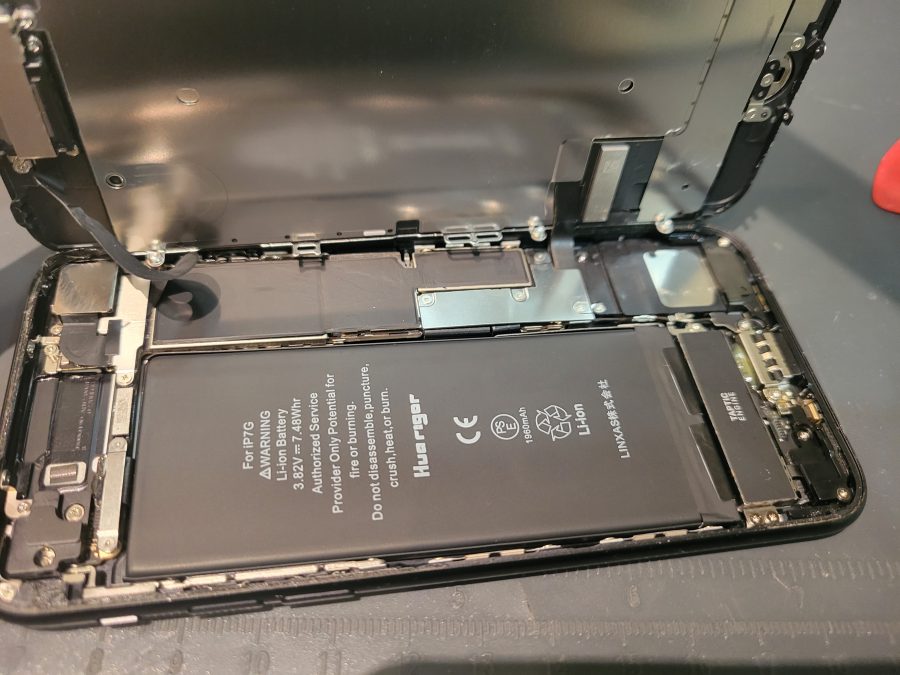 iPhone7(アイフォン)のバッテリー交換を行いました！即日最短30分で交換いたします！【大阪なんばウォーク店】