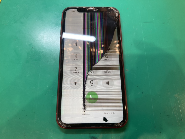 iPhoneXR(アイフォン)の画面交換はスマホ修理工房新宿PePe店へどうぞ！