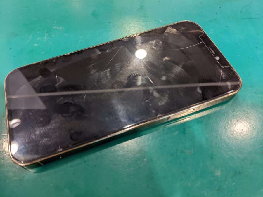 iPhone12Pro(アイフォン)の画面修理はスマホ修理工房ペリエ千葉店へ！