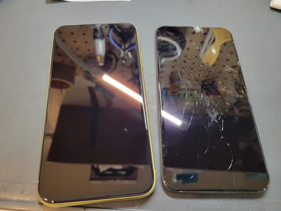 iPhone11の画面がバキバキになってしまった！スマホ修理工房なら即日で修理致します！まずはお気軽にご相談ください！