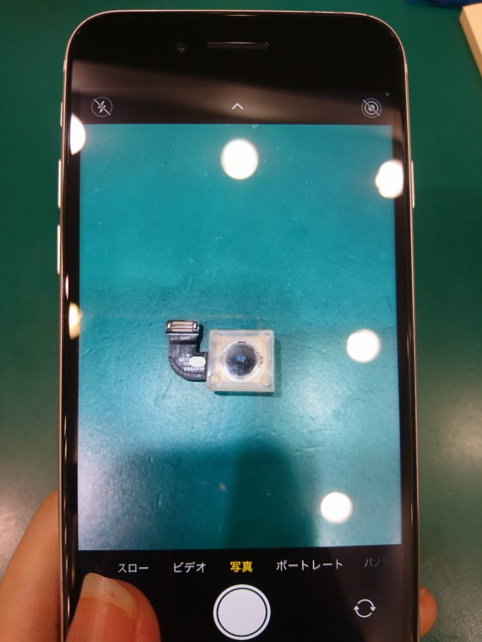 【アウトカメラ交換】iPhoneSE2020(アイフォンSE第二世代)【スマホ修理工房 テラスモール湘南店】