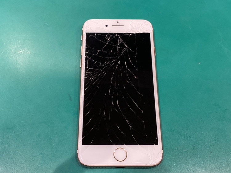 転んで割れてしまったiPhone(アイフォン)7の画面交換を行いました！【スマホ修理工房イオンモール松本店】