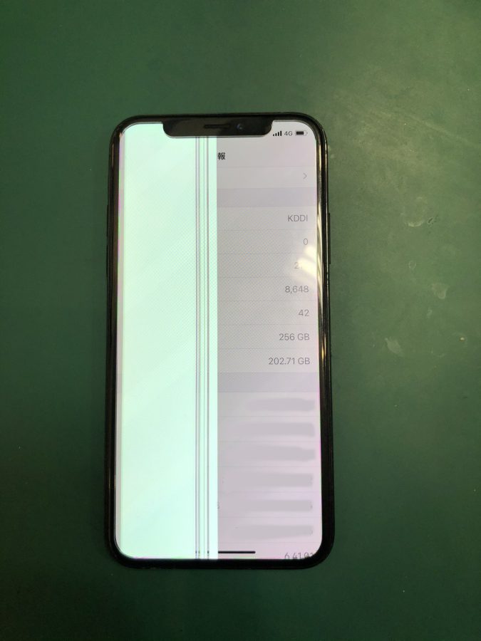iPhoneXS(アイフォンXS)の画面交換は、データそのまま・即日修理の「スマホ修理工房池袋P’パルコ店」へ！