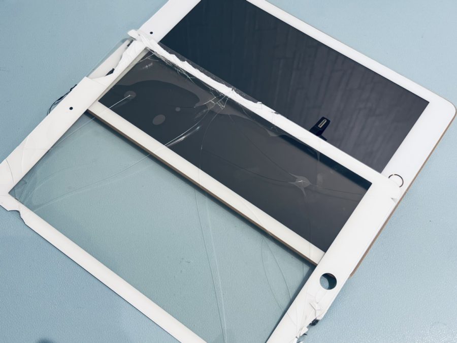 落として割れてしまったiPad6(アイパッド)のガラス交換修理ならスマホ修理工房水戸オーパ店へ！！即日対応可能です！！