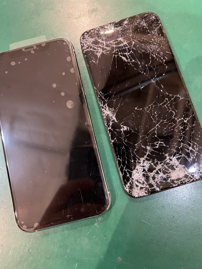 ガラスと液晶が割れてしまったiPhone11Pro(アイフォン)の画面交換修理を行いました！
