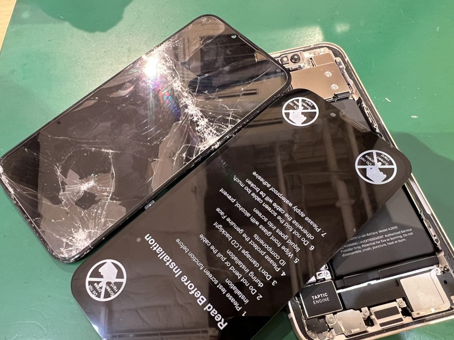 iPhone13(アイフォン)の画面割れはスマホ修理工房水戸オーパ店にお任せ！！即日で対応致します！！