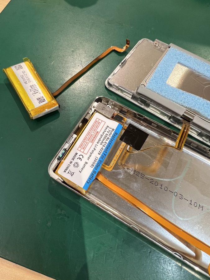 すぐに充電が無くなってしまうiPod classic(アイポッド)のバッテリー交換修理ならスマホ修理工房水戸オーパ店へ！！