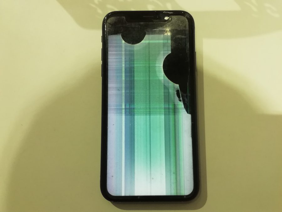 本日は、iPhoneXRの画面交換を承りました！！