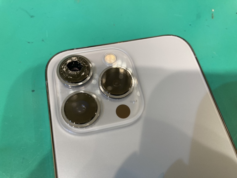 iPhone 13Pro(アイフォン)のカメラレンズ交換もスマホ修理工房新宿PePe店なら即日修理✨