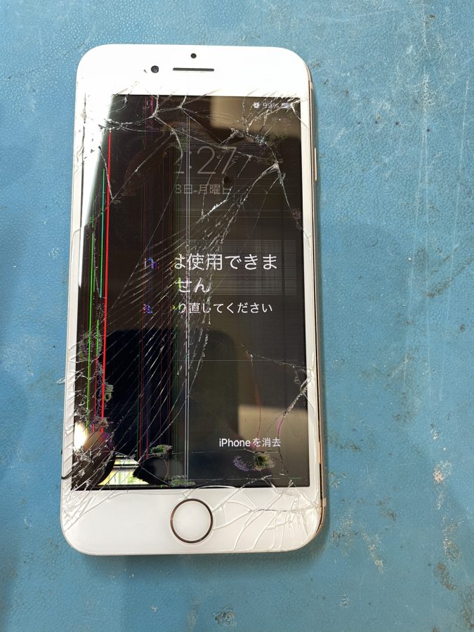 液漏れした上に画面が勝手に！？