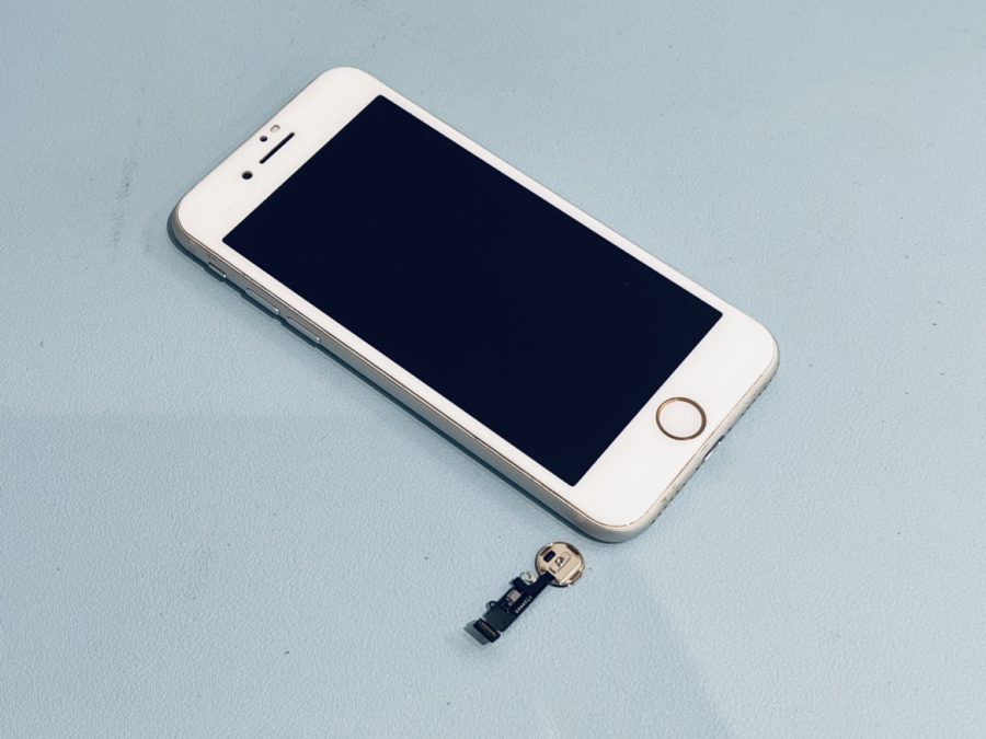 ホームボタンが効かなくなってしまった！iPhone8(アイフォン)の修理ならスマホ修理工房水戸オーパ店にお任せ！！