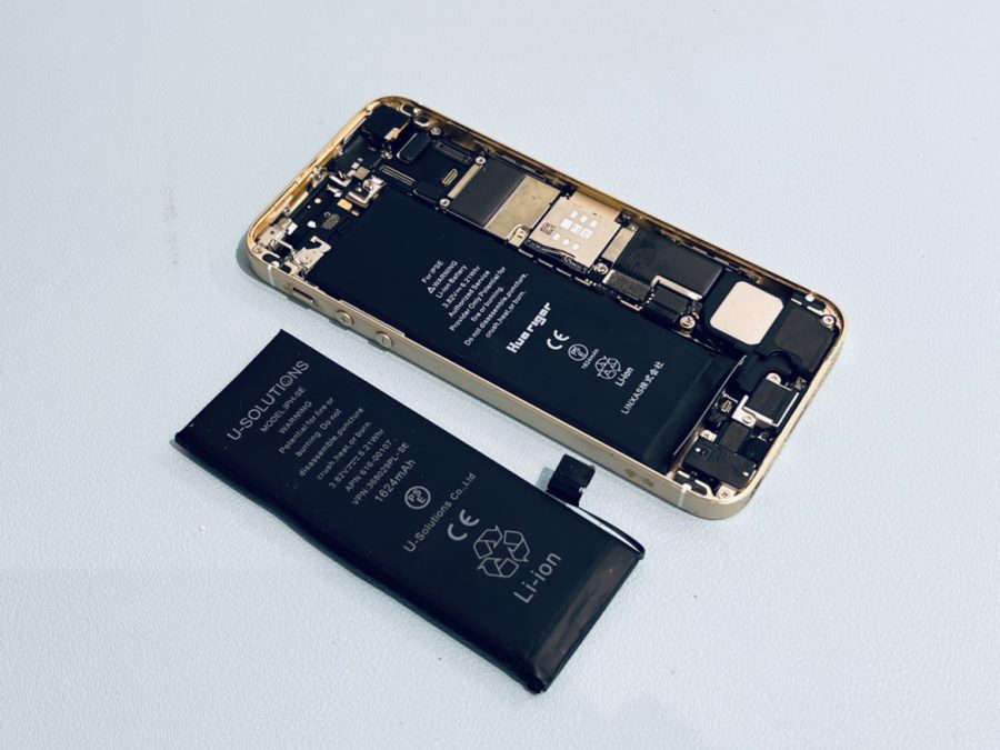iPhoneSE第一世代(アイフォン)のバッテリー交換修理ならスマホ修理工房水戸OPA店にお任せください！