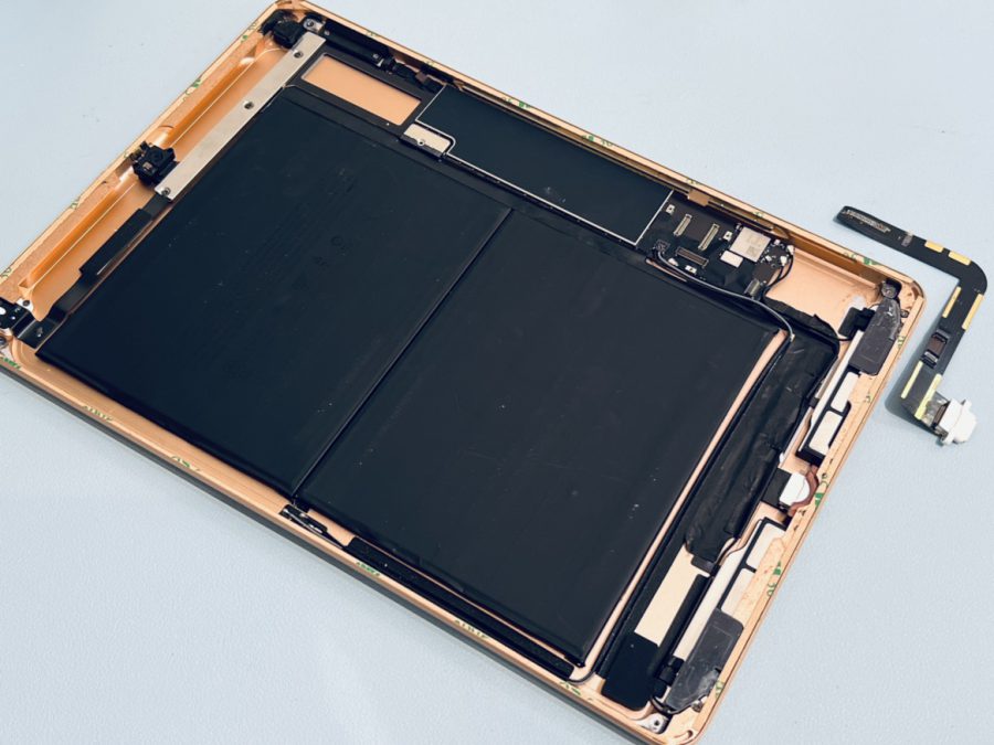 充電が出来なくなってしまったiPad8(アイパッド)の充電コネクタ交換修理はスマホ修理工房水戸オーパ店にお任せ！！