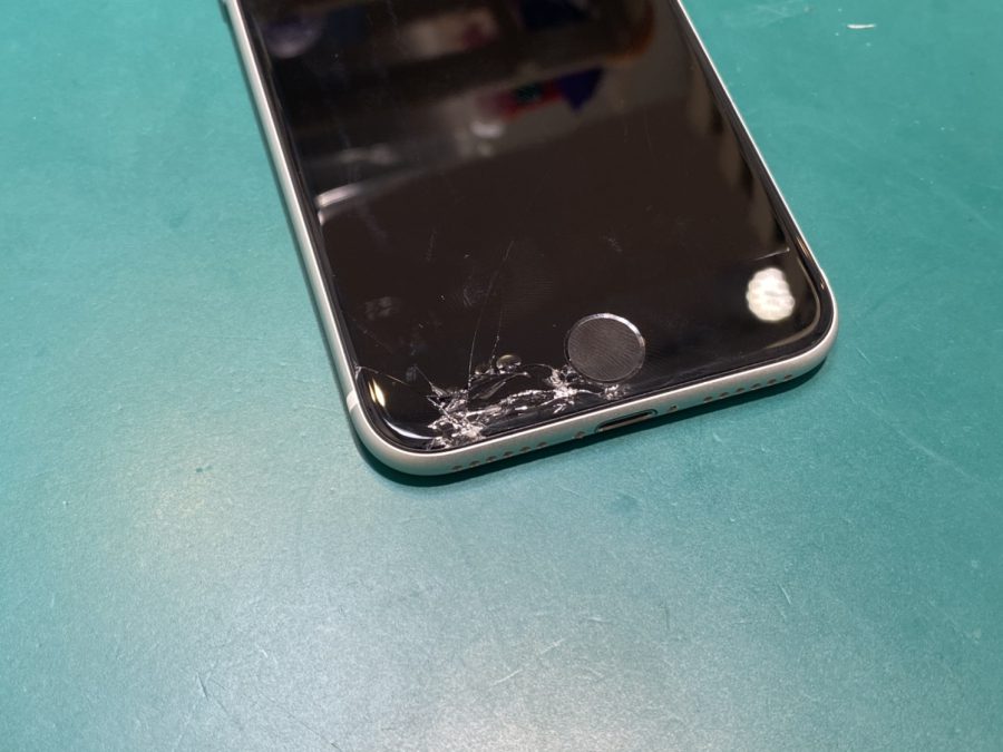 iPhoneSE2（アイフォンエスイーツー）画面修理【スマホ修理工房ココリア多摩センター店】