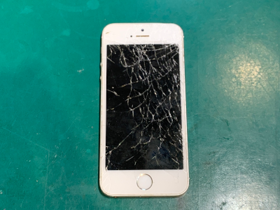 iPhoneSE 第一世代（アイフォンエスイー）フロントパネル修理【スマホ修理工房ココリア多摩センター店】