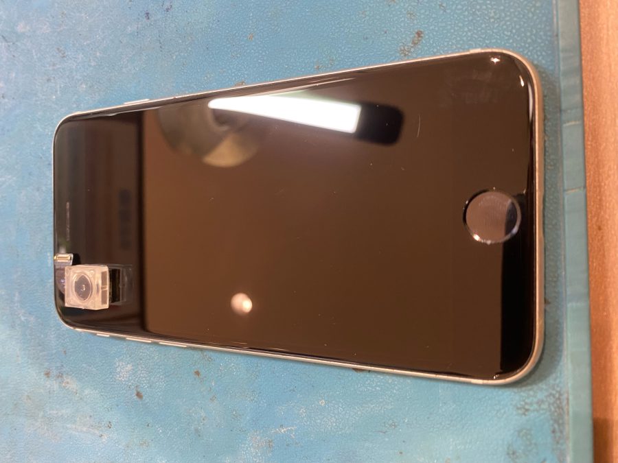 仙台市からお越しのお客様よりiPhoneSE2（アイフォン）のカメラ修理承りました！！スマホ修理工房　仙台PARCO２店