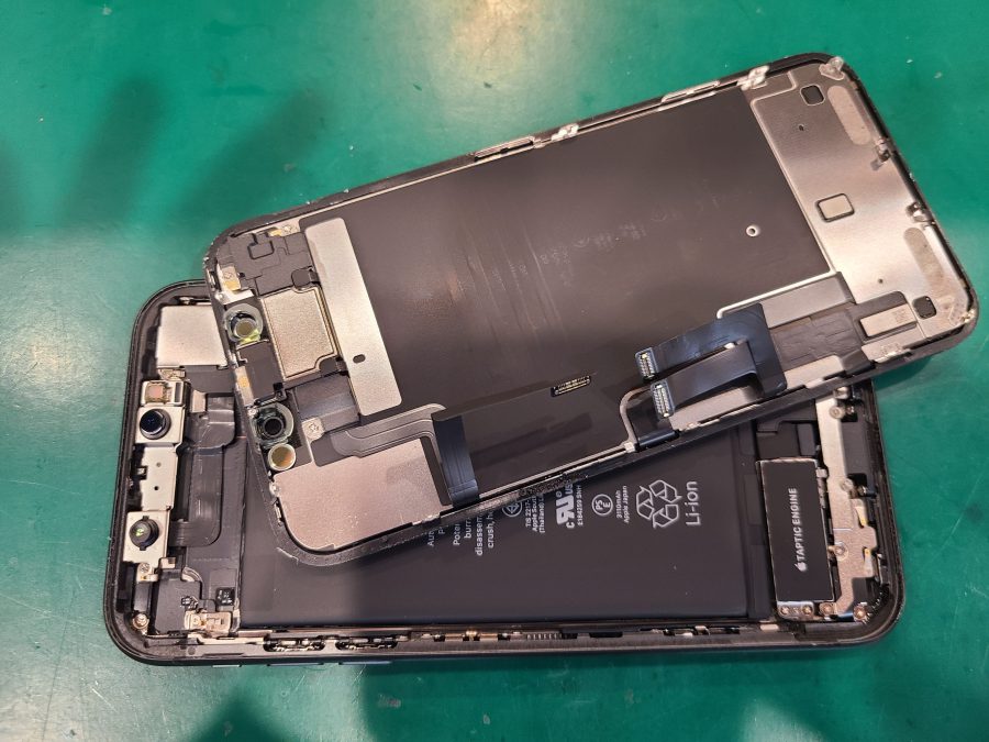 iPhone11(アイフォン)のガラス割れ修理はスマホ修理工房ペリエ千葉店へ！