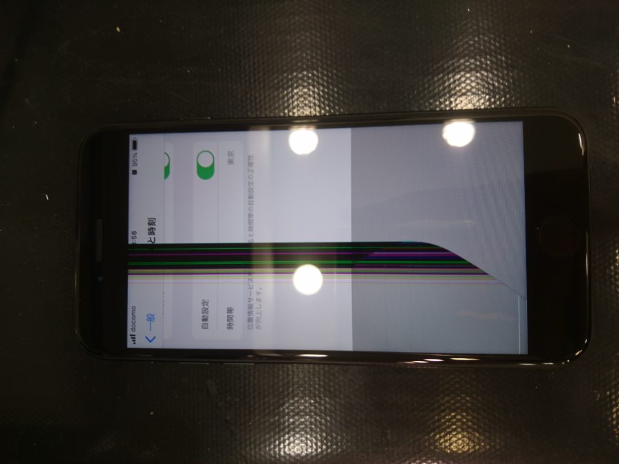 【液晶割れ修理】iPhoneSE第二世代(アイフォンSE2)落として画面の表示がおかしくなった