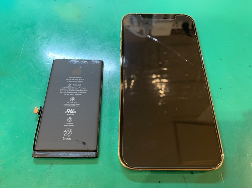 iPhone12Pro（アイフォン12プロ）のバッテリーの減りが早いと感じてきたらスマホ修理工房新宿PePe店で交換しませ