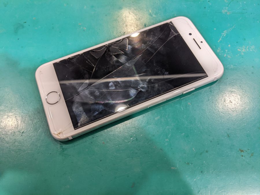 iPhone8(アイフォン)の画面割れ修理ならスマホ修理工房イオンモール松本店へぜひご来店下さい！