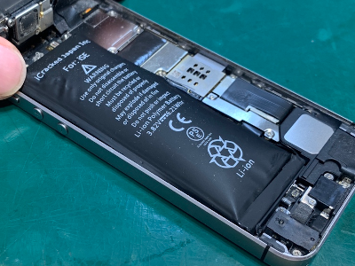 iPhonSE 第1世代（アイフォンエスイー）バッテリー交換　【スマホ修理工房ココリア多摩センター店】