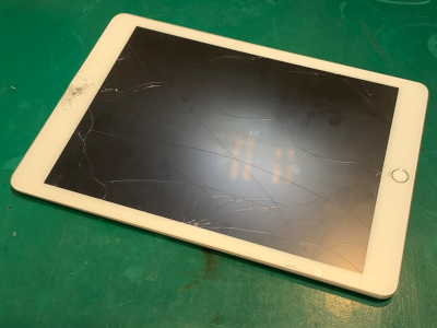 iPad6（アイパッド6）タッチパネルガラス交換修理　【スマホ修理工房ココリア多摩センター店】