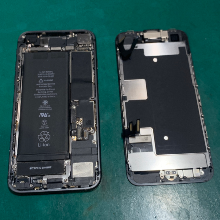 iPhone8（アイフォン8）画面交換  【スマホ修理工房ココリア多摩センター店】