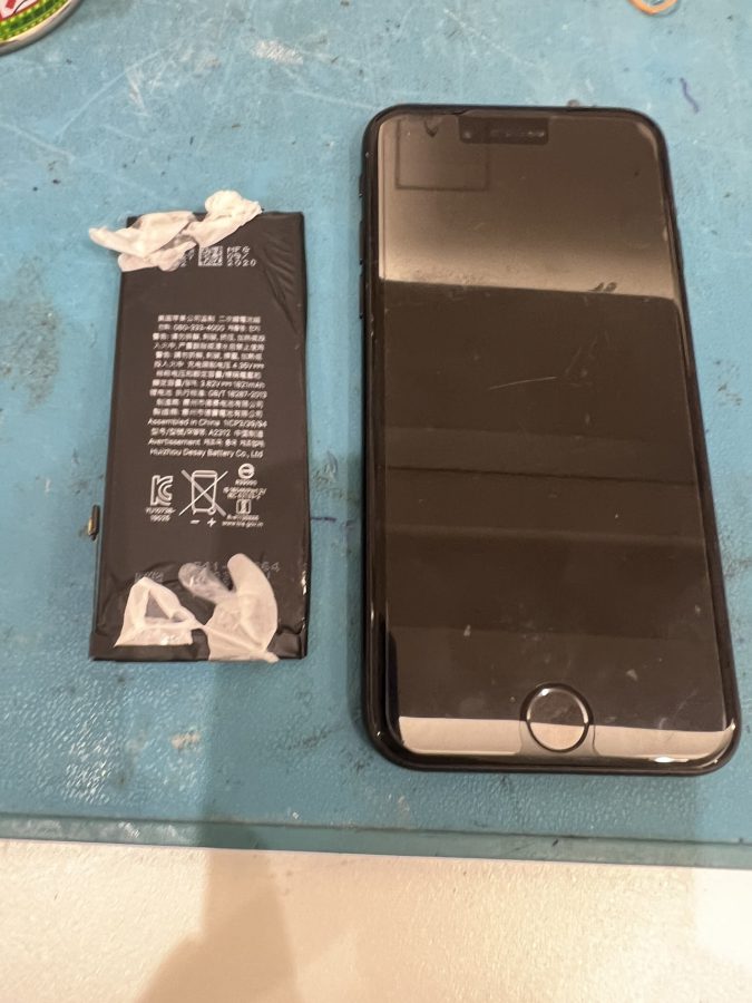 最近電池のもちが悪い？iPhoneSE2(アイフォンSE2)のバッテリー交換