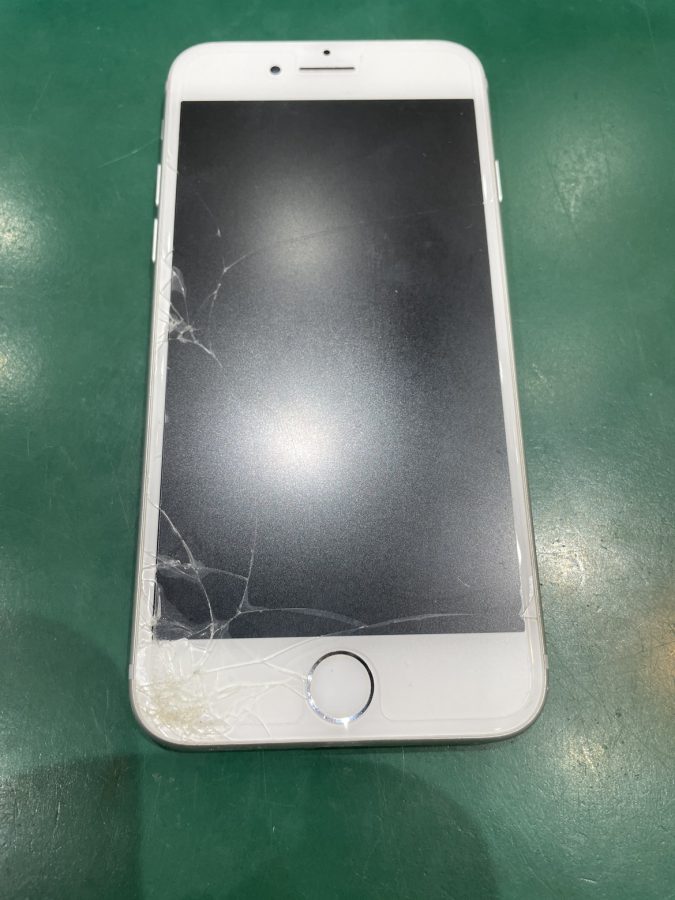 iPhone7(アイフォン7)の画面が割れてしまった…そんなときは「スマホ修理工房池袋P’パルコ店」へ！