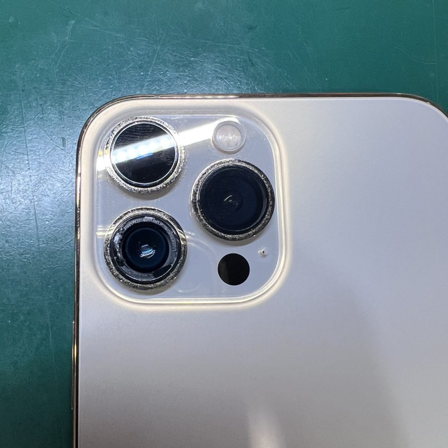 落としてカメラレンズが割れてしまった！！！iPhone12Pro(アイフォン)のカメラレンズ修理をおこないました！