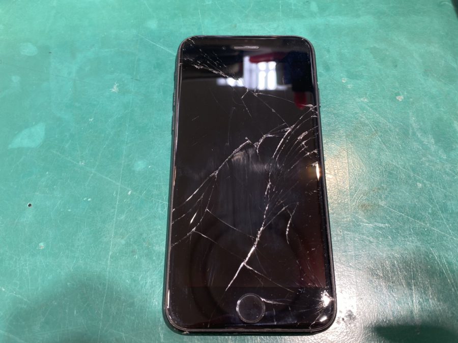 iPhoneSE2(アイフォンSE第二世代）画面交換【スマホ修理工房ココリア多摩センター店】