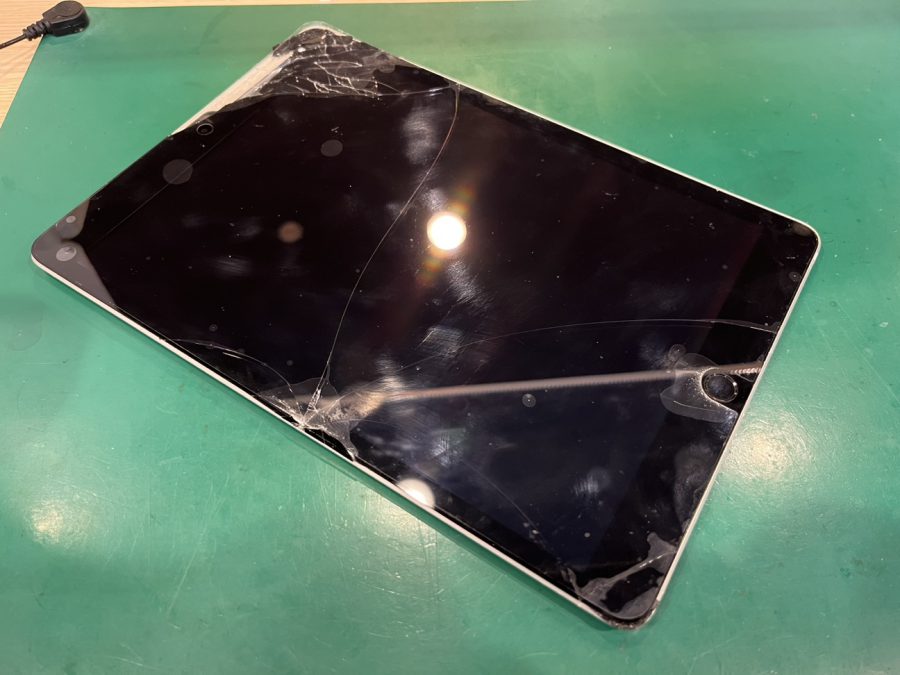 昨年発売のiPad9(アイパッド)の画面交換!スマホ修理工房ペリエ千葉店でやってます!