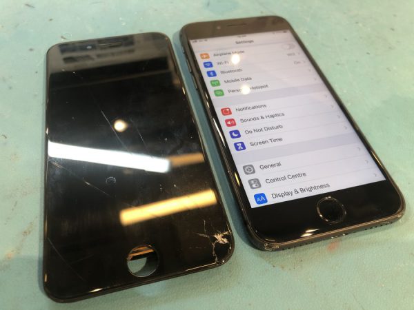 iPhone7（アイフォン）のガラス割れ・ひび割れ修理はスマホ修理工房渋谷店でお安く解決！