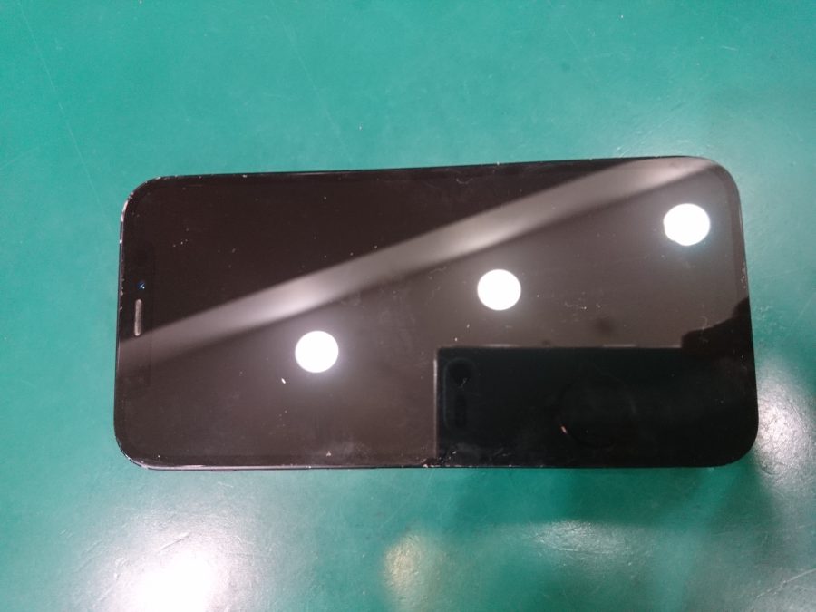 藤沢市からお越しのお客様より、急にタッチが効かなくなったとiPhone12mini(アイフォン)をお持ち込みいただきました！