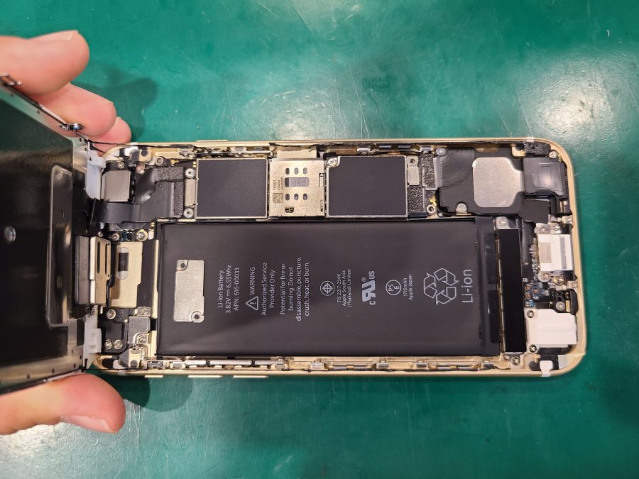 長くお使いのiPhone6Sのバッテリー交換はスマホ修理工房ペリエ千葉店へ！