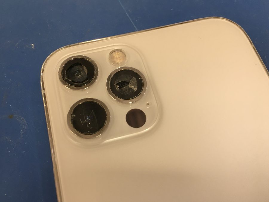 アウトカメラレンズが割れてしまったiPhone12Pro（アイフォン）も修理できます！【スマホ修理工房渋谷店】
