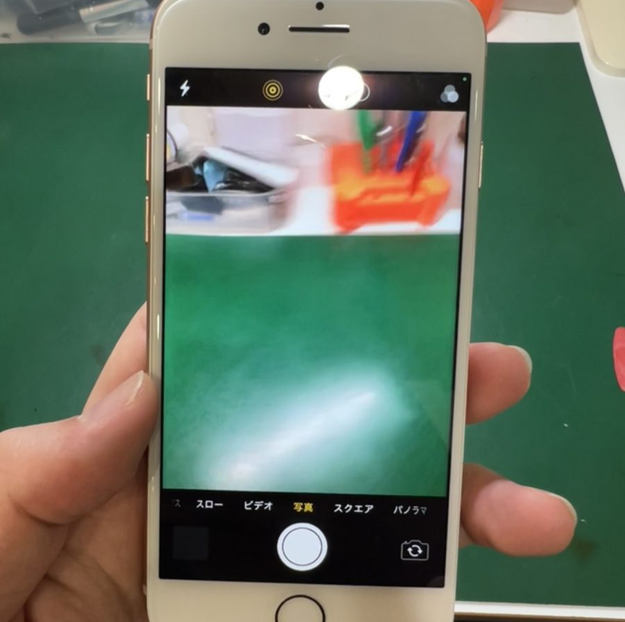 カメラを起動すると震えて音が鳴る！？iPhone8(アイフォン)のアウトカメラ修理なら即日修理のスマホ修理工房！