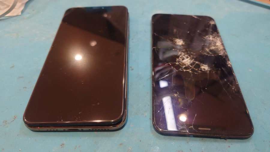割れてしまった液晶を交換！iPhoneXSM(アイフォンテンエスマックス)の液晶を修復!! 仙台市からお越しのiPhoneXSM