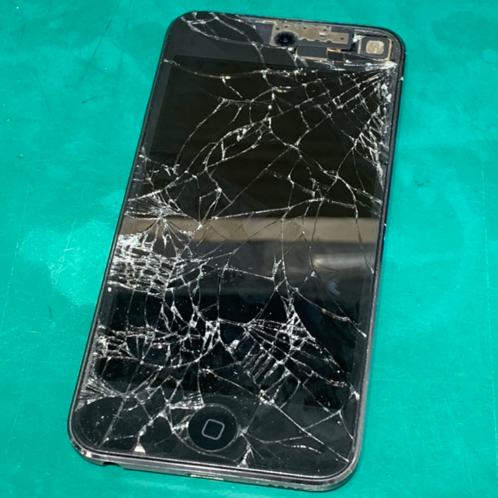 iPhoneアイフォン以外のApple製品の修理もおまかせ☆iPodTouch6(アイポッドタッチ第六世代）画面交換