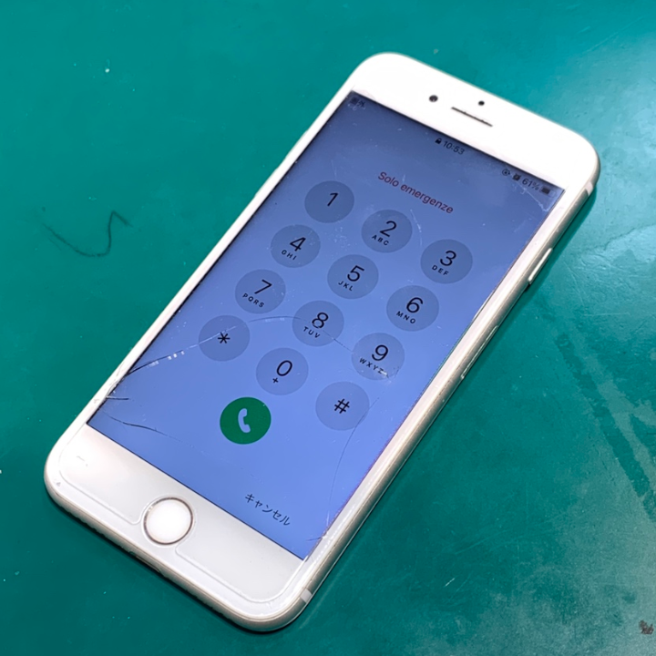ガラスの破損もすぐに直せます！iPhone8（アイフォン8）画面交換修理【スマホ修理工房多摩センター店】