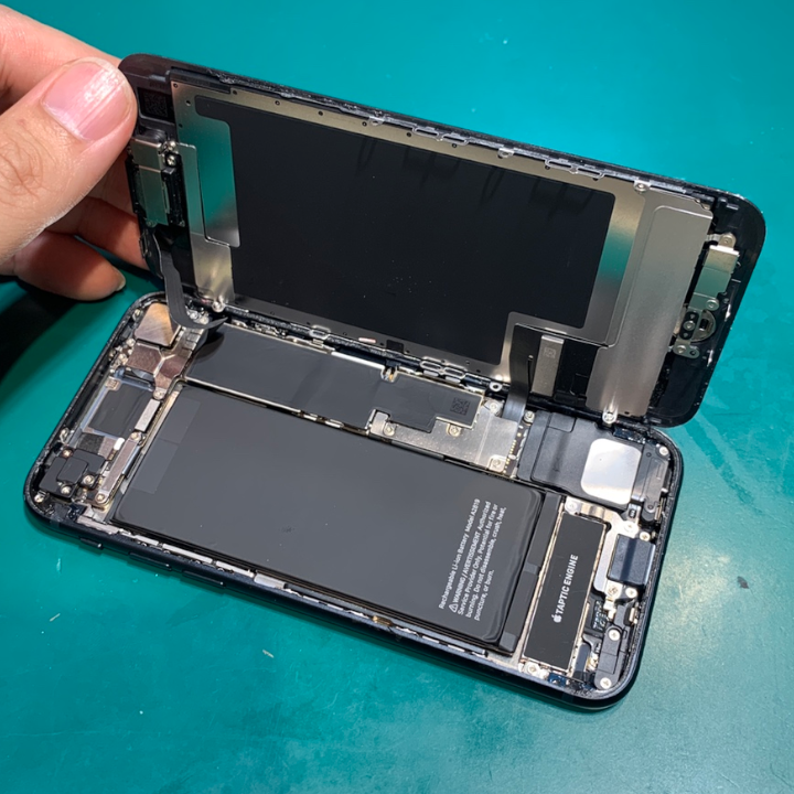 最新機種にもご対応！iPhoneSE第三世代（アイフォンSE3）画面修理【スマホ修理工房ココリア多摩センター店】