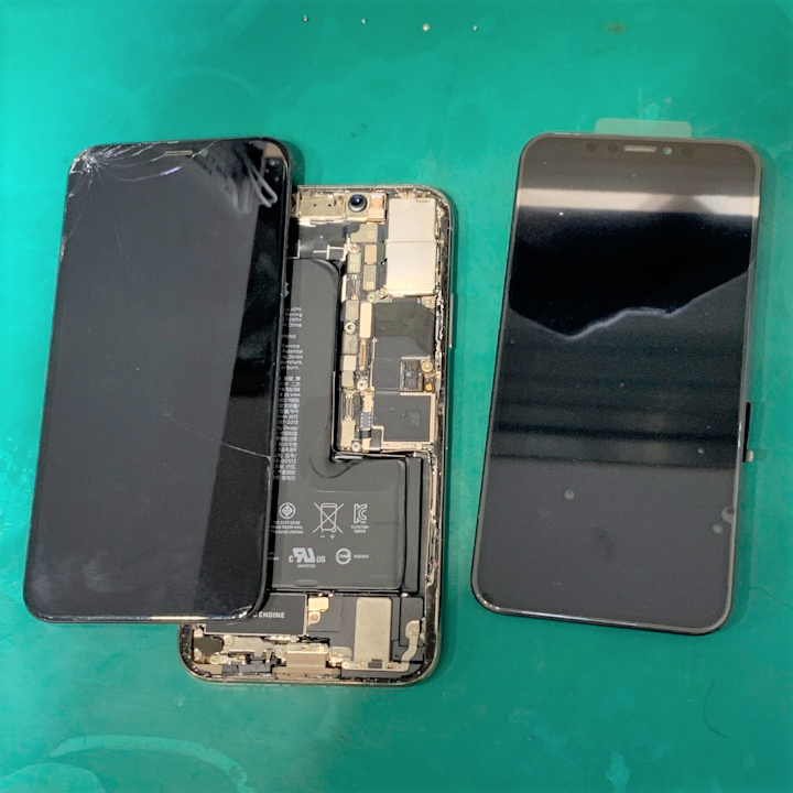 ガラス割れもすぐ直ります、iPhoneXS(アイフォンテンエス）画面交換【スマホ修理工房ココリア多摩センター店】