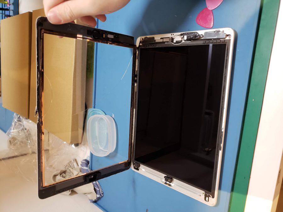 iPad 6（アイパッド）の画面破損修理なら即日修理可能！！スマホ修理工房なんばウォーク店へ是非お持ち込みください！
