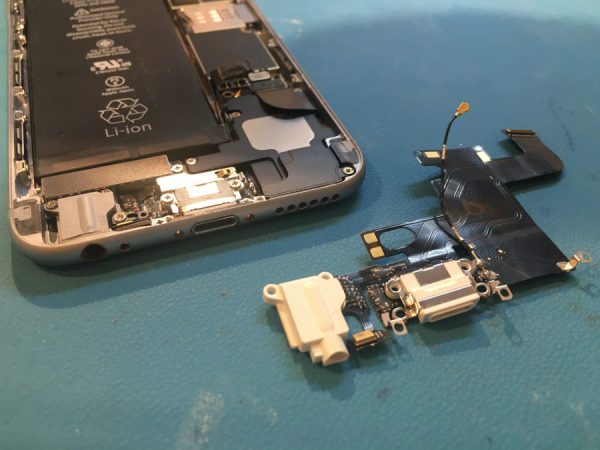 長年使っているiPhone6（アイフォン）が充電できなくなった…。スマホ修理工房渋谷店で充電コネクタを交換してみましょう！