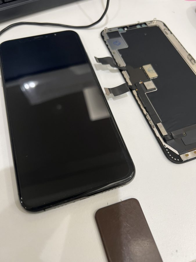 iPhoneXsMax(アイフォン)の画面交換！！！！最短30分で承ります！データそのまま＆即日修理