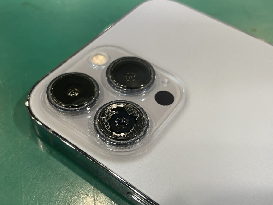 iPhone13ProMax(アイフォン)のカメラレンズ割れを即日修理!!スマホ修理工房ペリエ千葉店へお持ち込みください!
