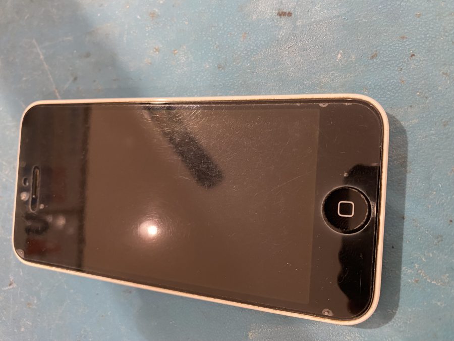 起動しないiPhone5C（アイフォン）バッテリーの交換で修理が可能です!【スマホ修理工房　仙台PARCO２店】