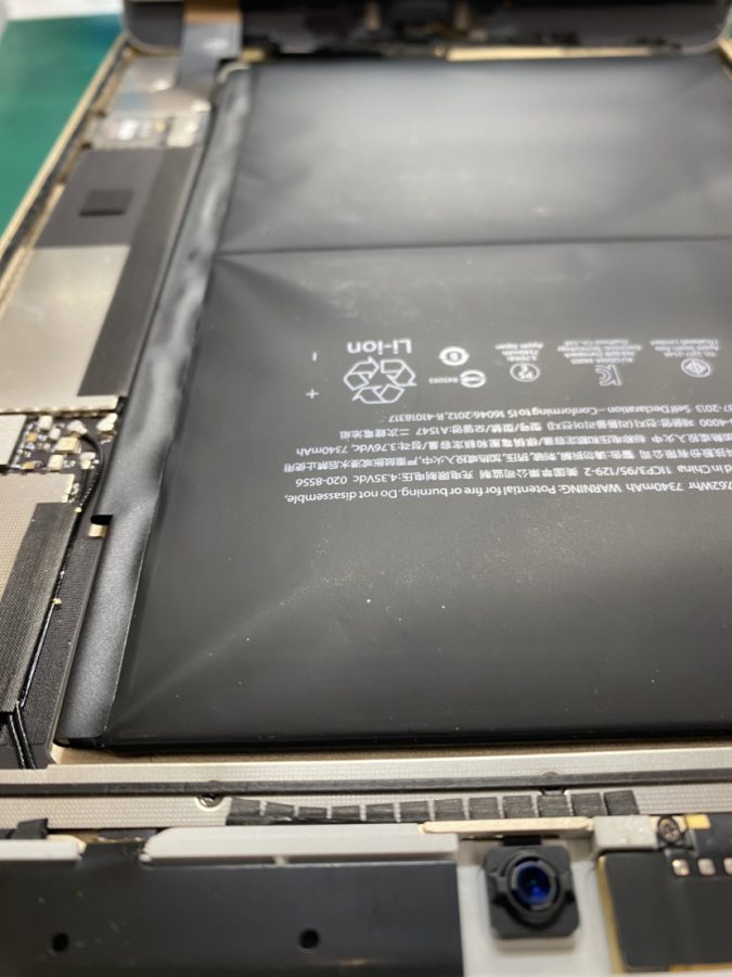 iPadAir2（アイパッドエアー２）のバッテリーが膨らんだら早めの対処が肝心！【スマホ修理工房池袋P'パルコ店】