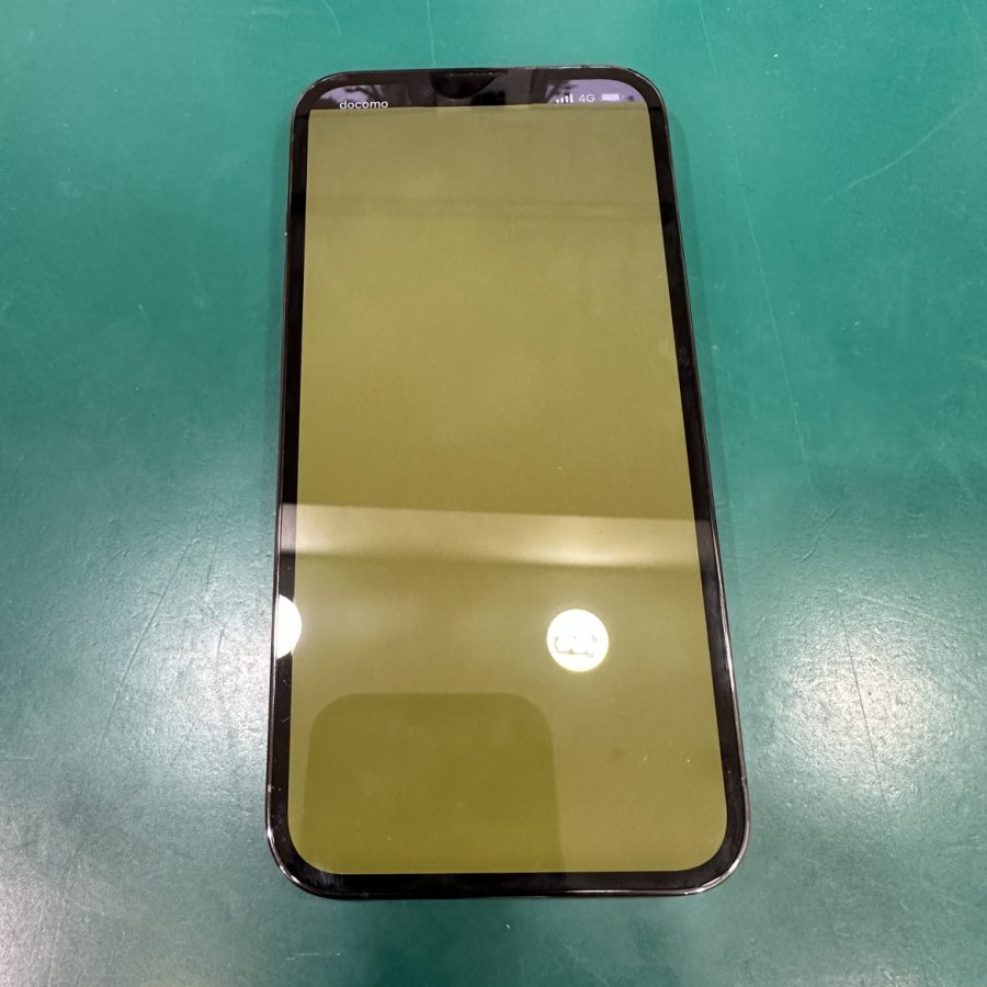 液晶の表示がおかしくなってしまったiPhone13Pro(アイフォン)修理しました。スマホ修理工房テラスモール湘南店